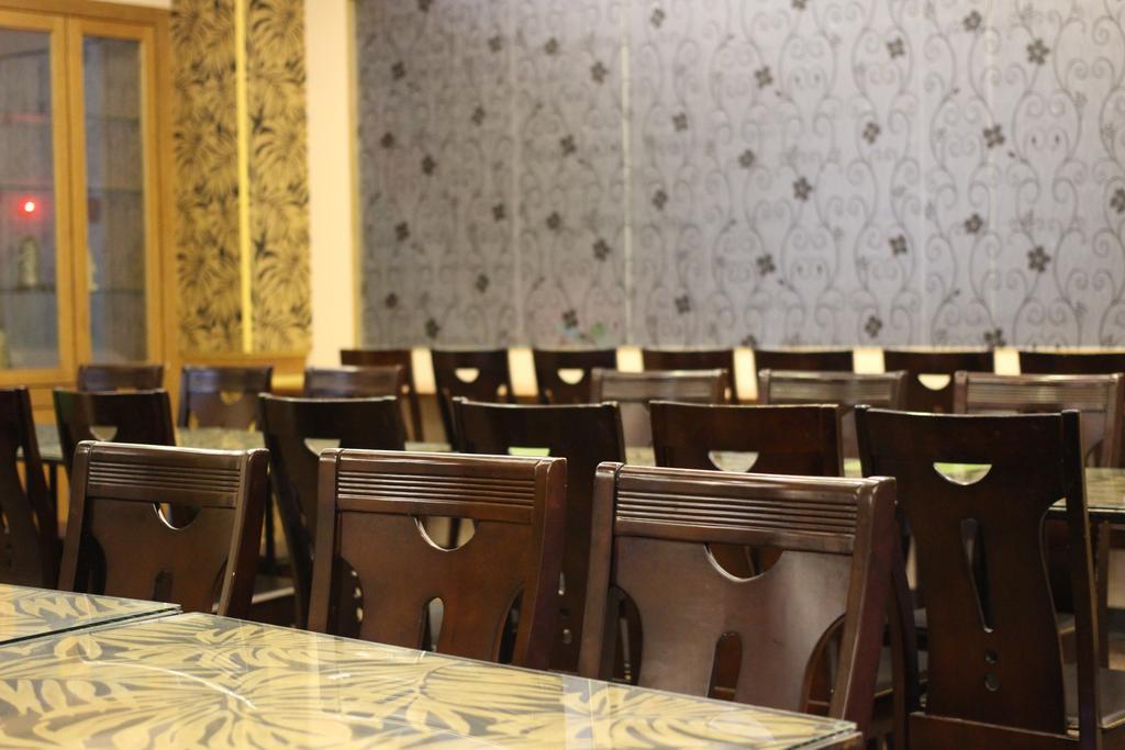 Home Full Hotel Цзиньчэн Экстерьер фото