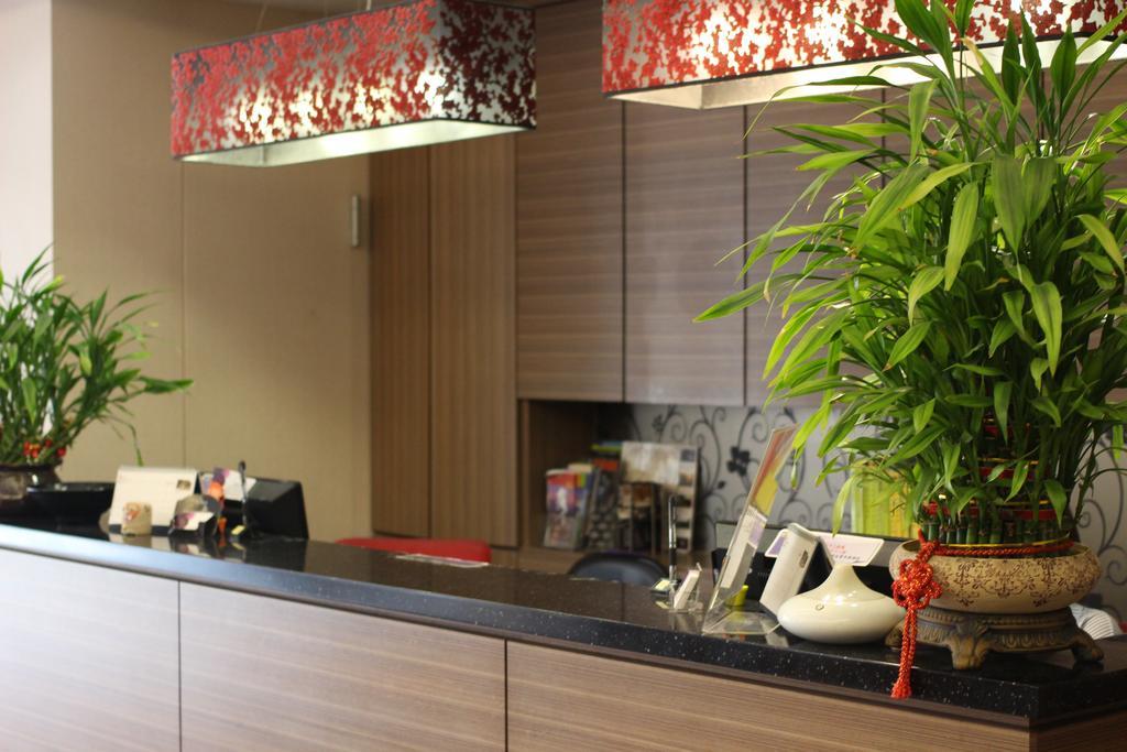 Home Full Hotel Цзиньчэн Экстерьер фото