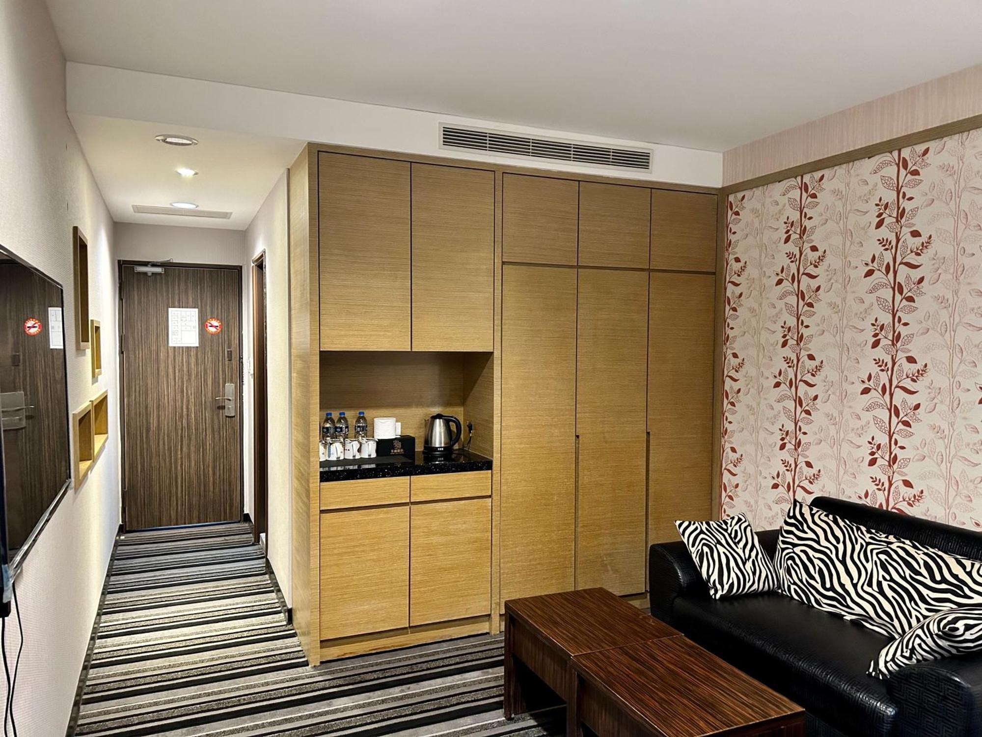 Home Full Hotel Цзиньчэн Экстерьер фото